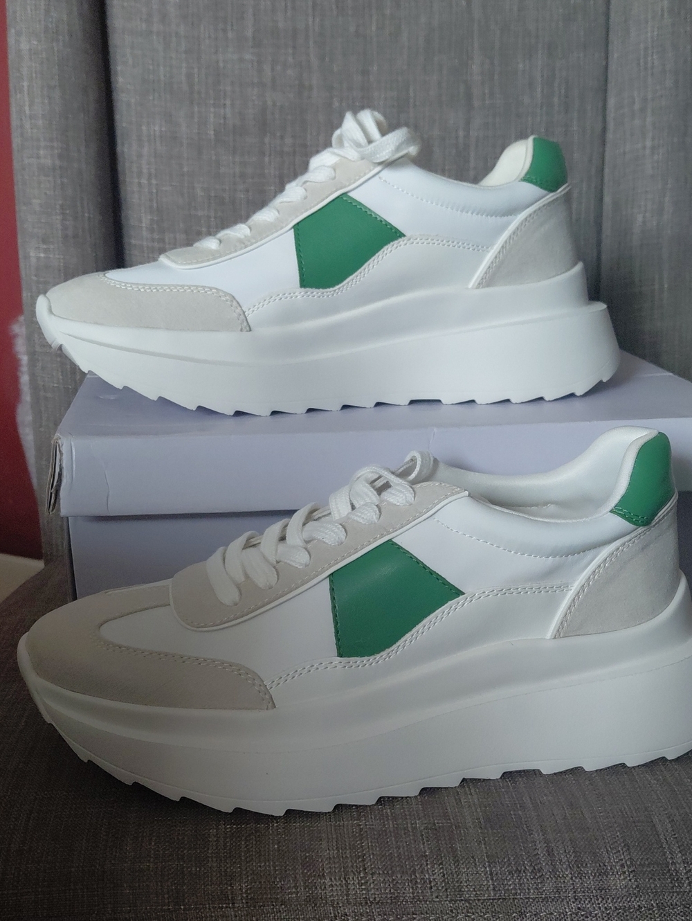 Madden GIRL White & Green Platform Women's Sneakers Size 10
